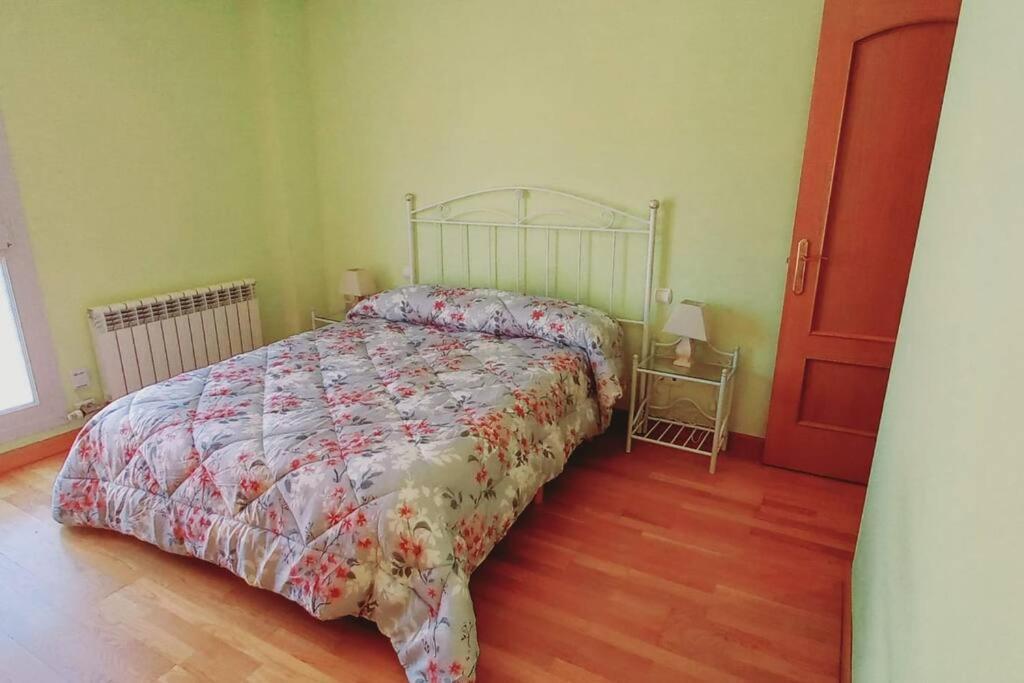Apartamento 5 Personas Con Garaje A 10 Minutos De *